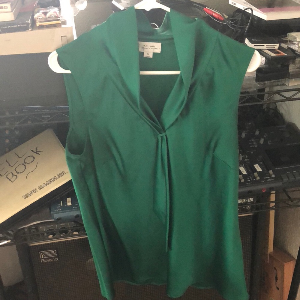 Tahari Green Medium Top